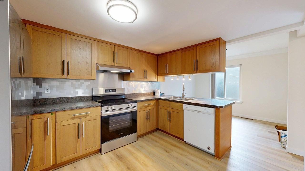 2609 Meade Ct - Photo 2 of 28