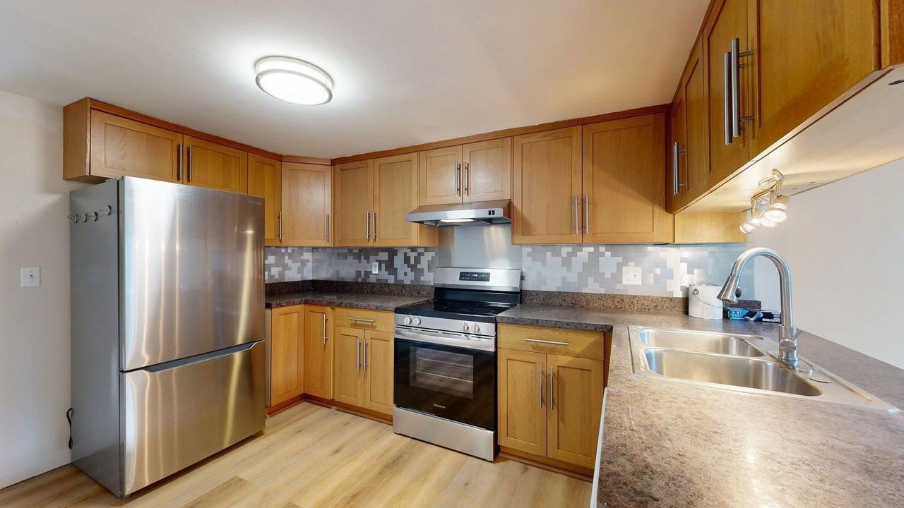 2609 Meade Ct - Photo 3 of 28