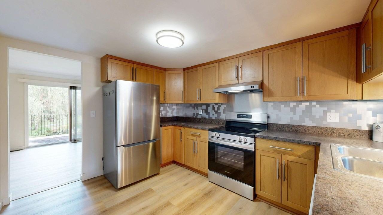 2609 Meade Ct - Photo 4 of 28