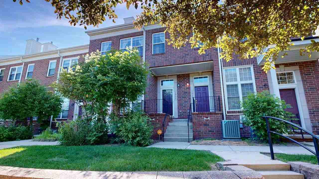 1908 Lindsay Ln - Photo 2 of 34