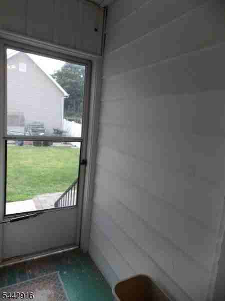 43 E Somerset St - Photo 3 of 9