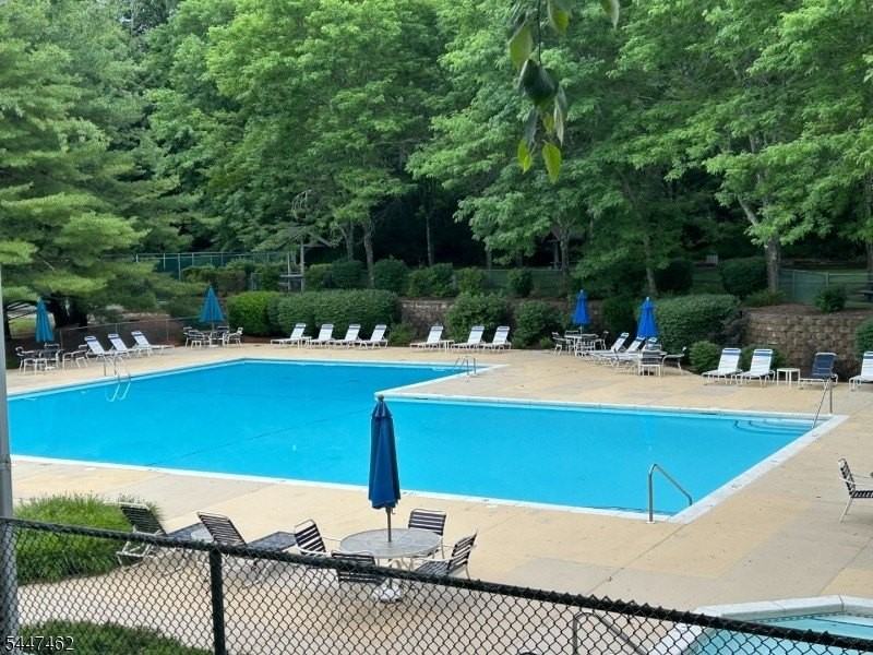 45 Meadow Pond Rd - Photo 4 of 4