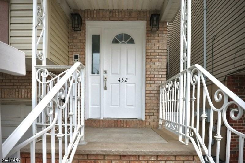452 Marshall St - Photo 2 of 15