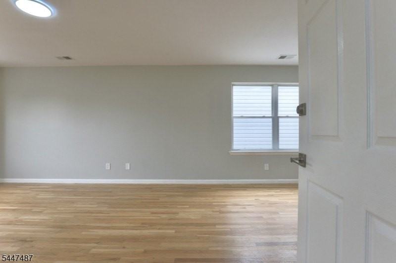 452 Marshall St - Photo 5 of 15