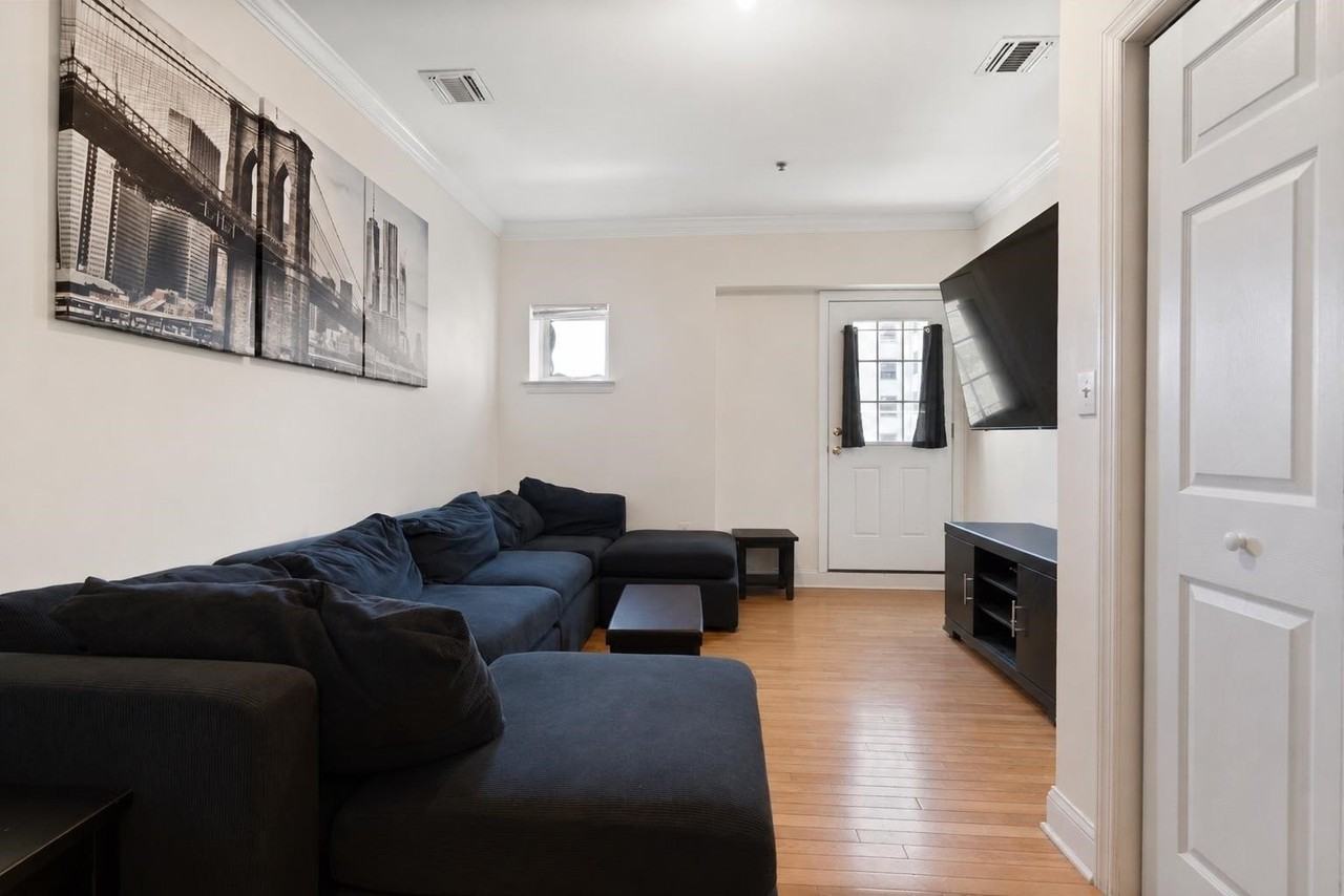 218 Jackson St #7 - Photo 7 of 31