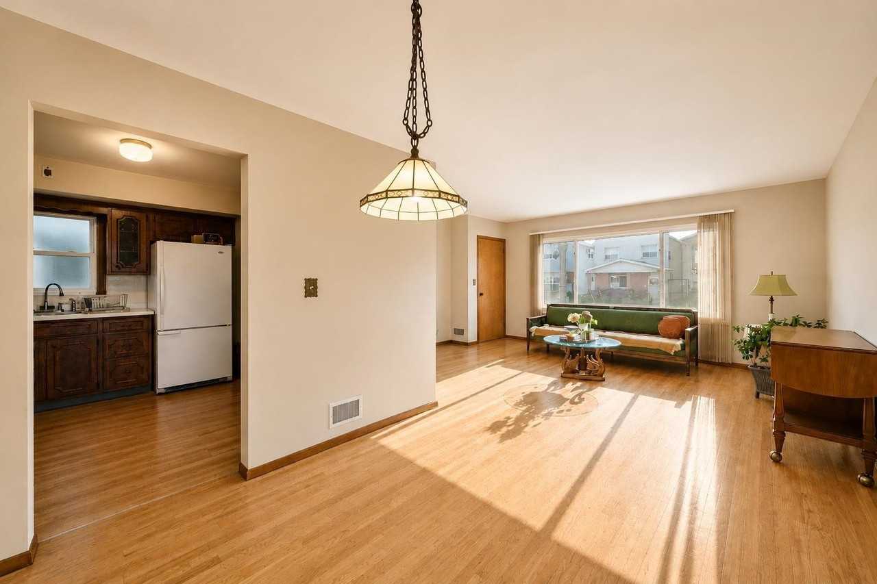 185 W 3rd St #1