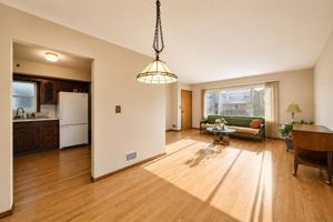 featured image of 185 W 3rd St #1