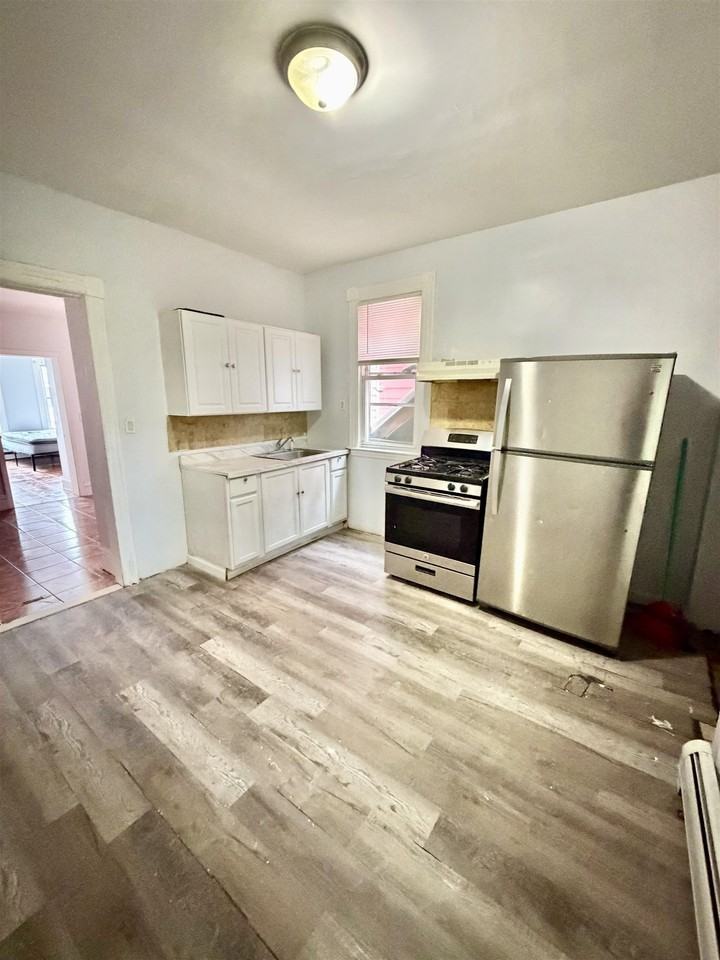 33 Fulton Ave #1 - Photo 5 of 8
