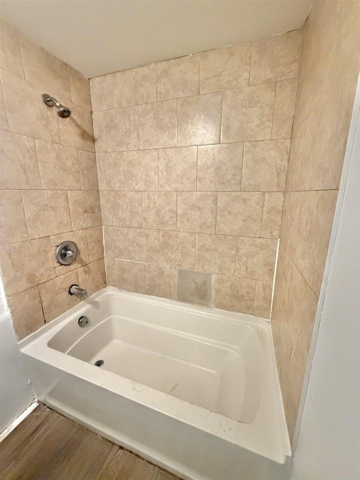 33 Fulton Ave #1 - Photo 6 of 8