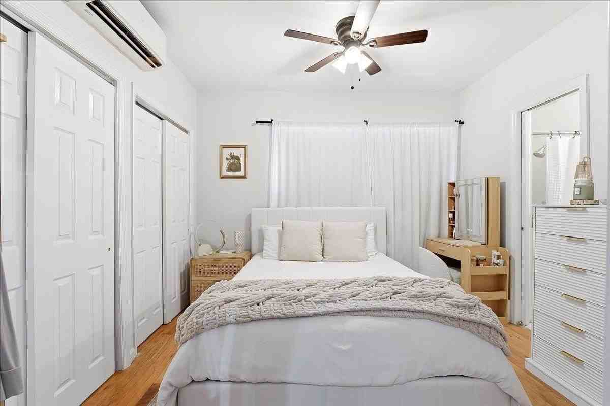 516 Adams St #1F - Photo 4 of 16