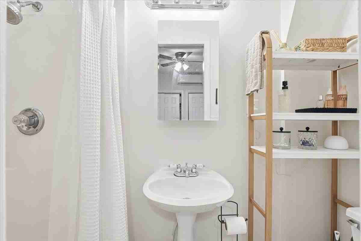 516 Adams St #1F - Photo 6 of 16