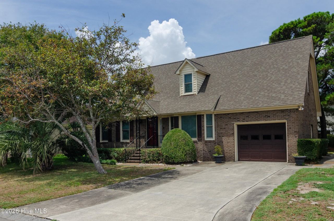 717 Sloop Pointe Ln