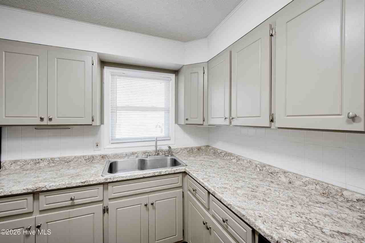 2107 Faircrest Ave #A - Photo 5 of 14