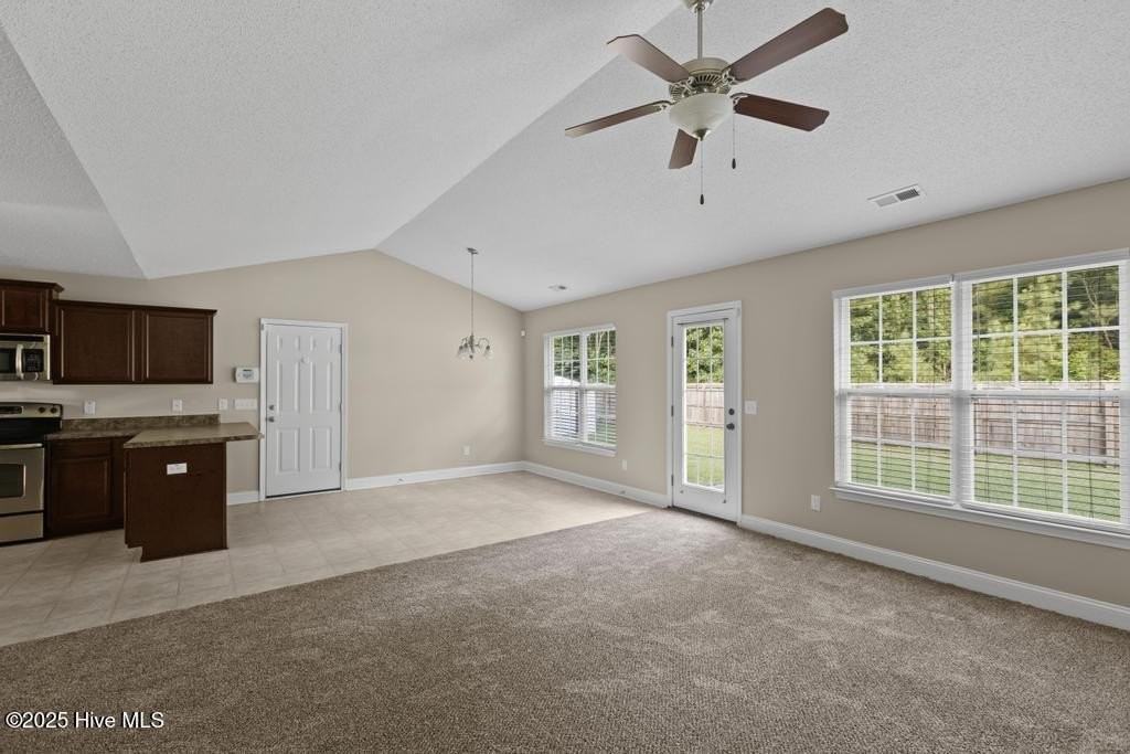 201 Bell Ave - Photo 5 of 19