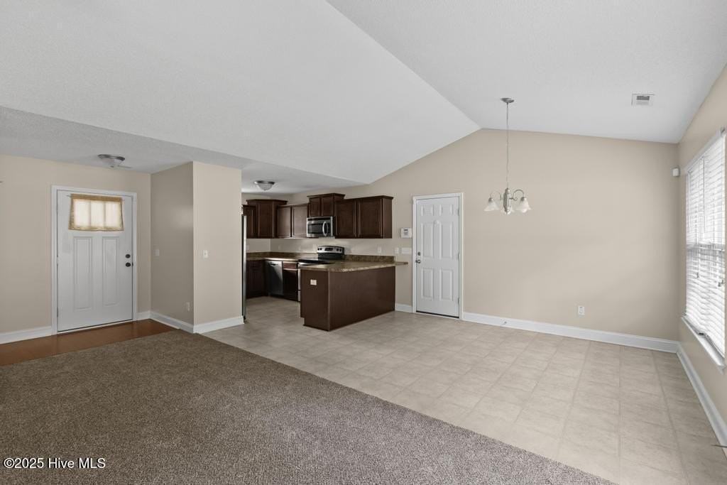 201 Bell Ave - Photo 6 of 19