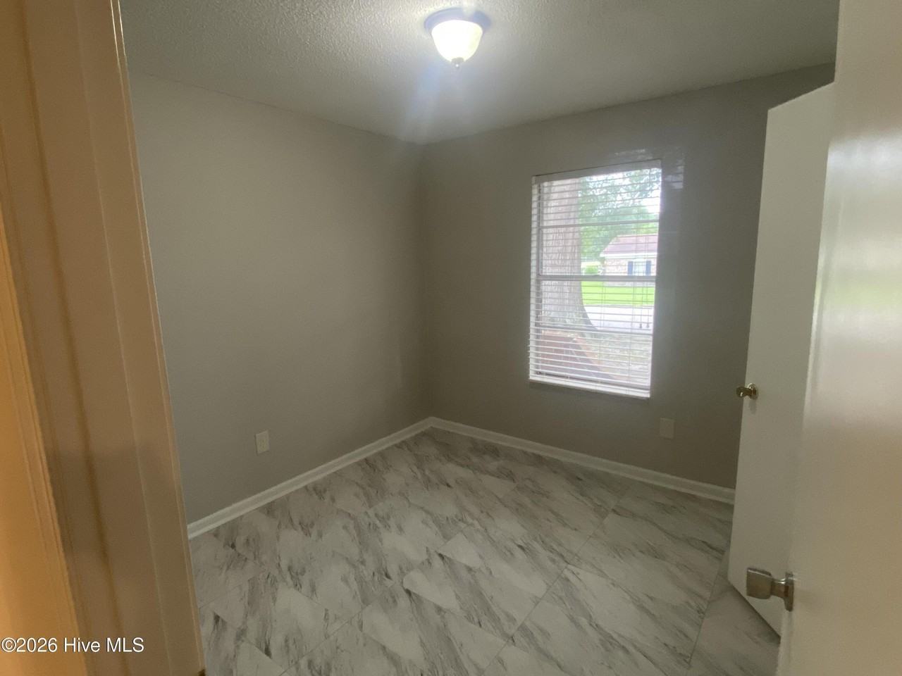 2815 Nighthawk Dr - Photo 3 of 13