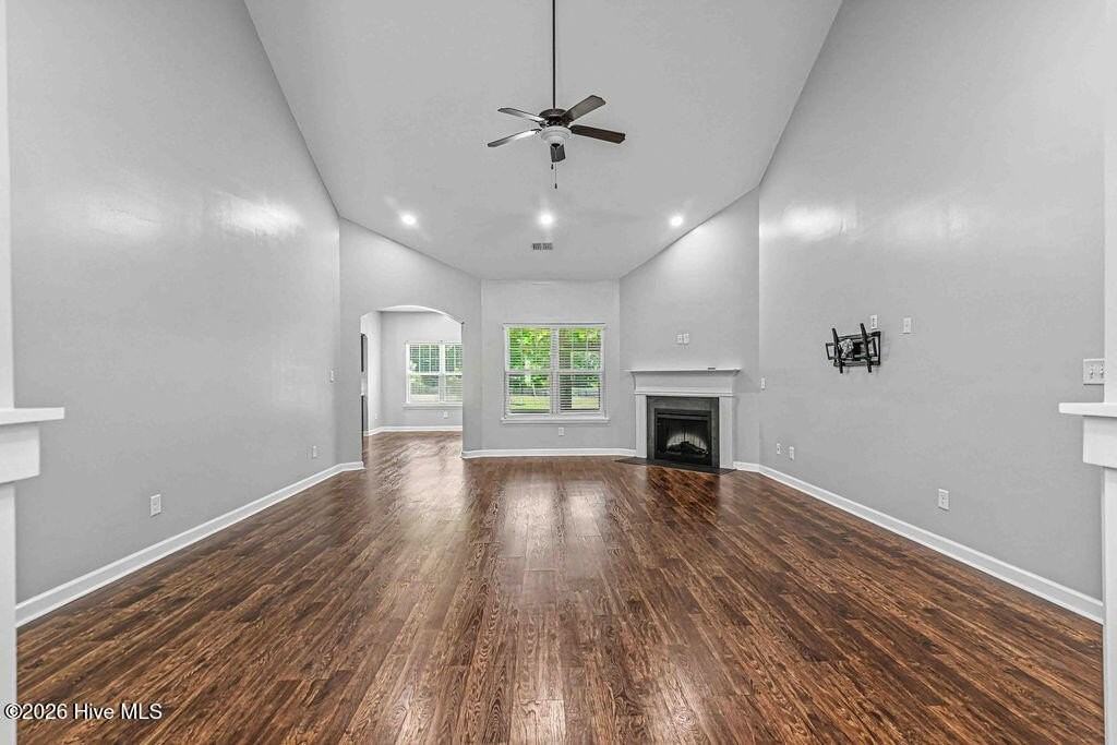 125 Bridgeport Dr - Photo 4 of 37