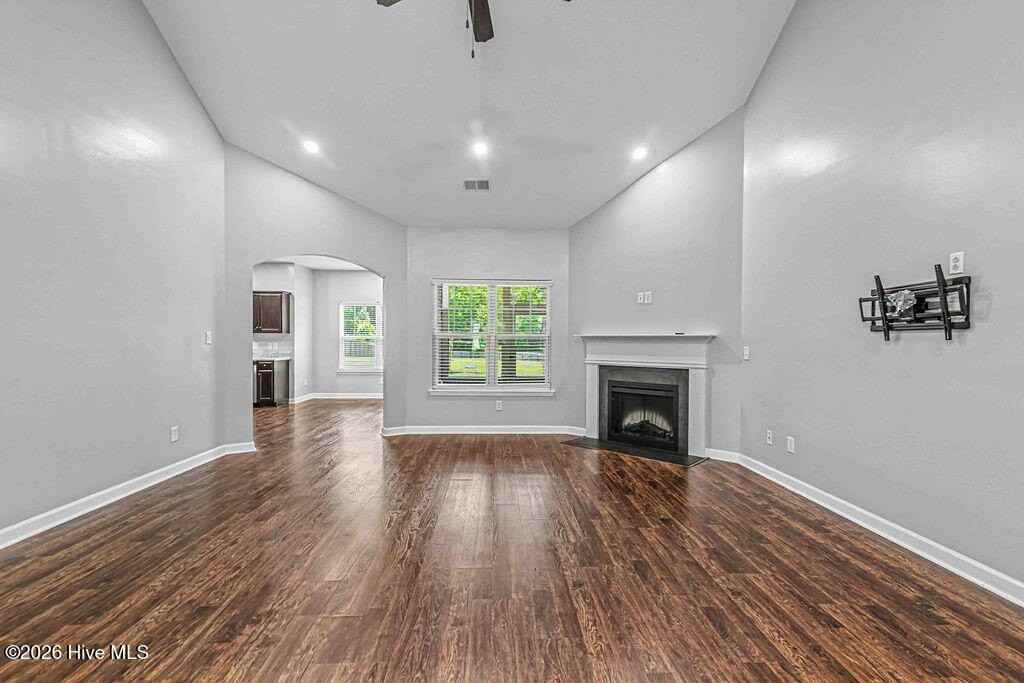 125 Bridgeport Dr - Photo 6 of 37