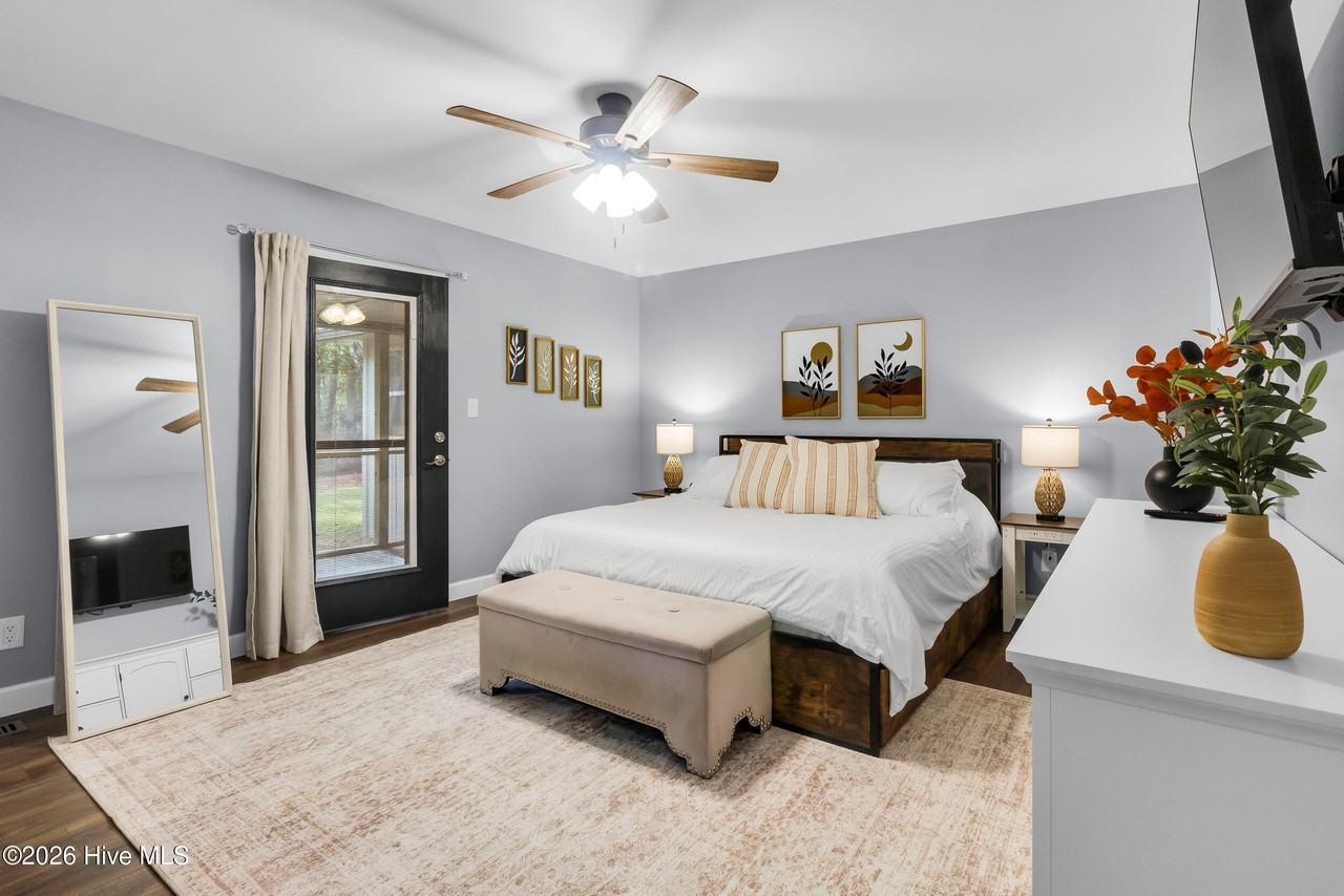 2317 Country Club Rd - Photo 4 of 37