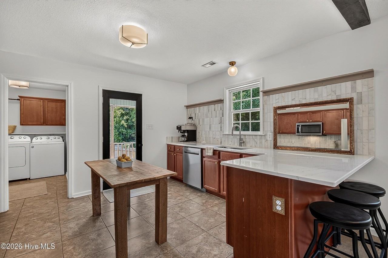 107 Cartwright Ct - Photo 7 of 23