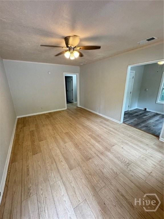1320 E 53rd St - Photo 2 of 8