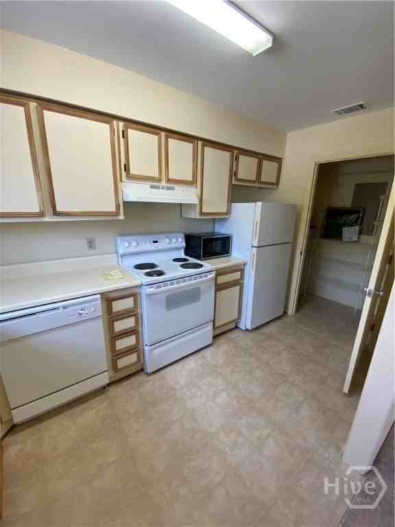 410 E Hall St #1-2 - Photo 4 of 8