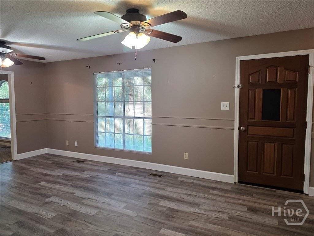 206 Old Lake Rd - Photo 3 of 20