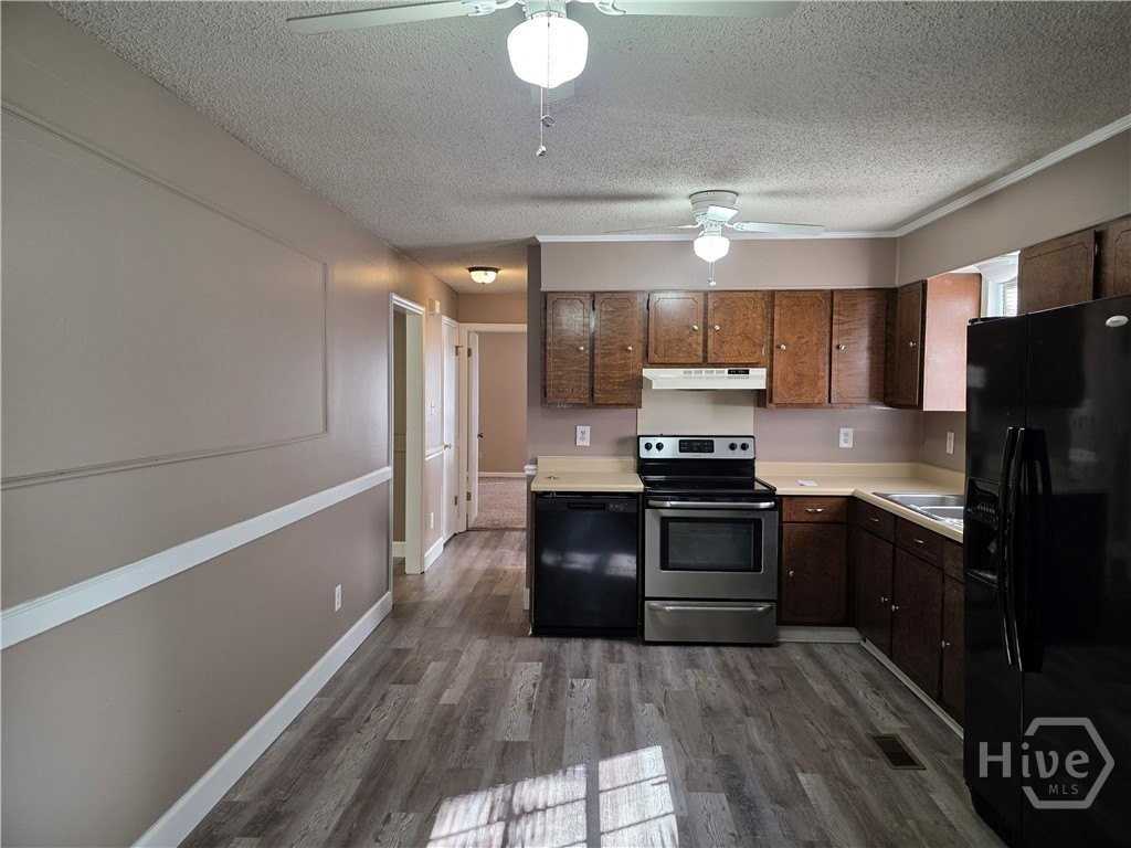 206 Old Lake Rd - Photo 6 of 20