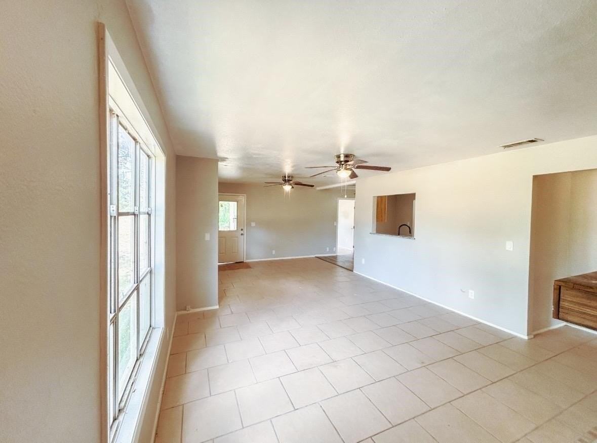 205 Cambridge Ln - Photo 5 of 27