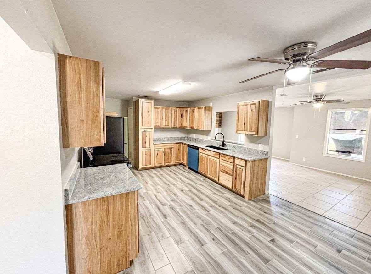 205 Cambridge Ln - Photo 7 of 27