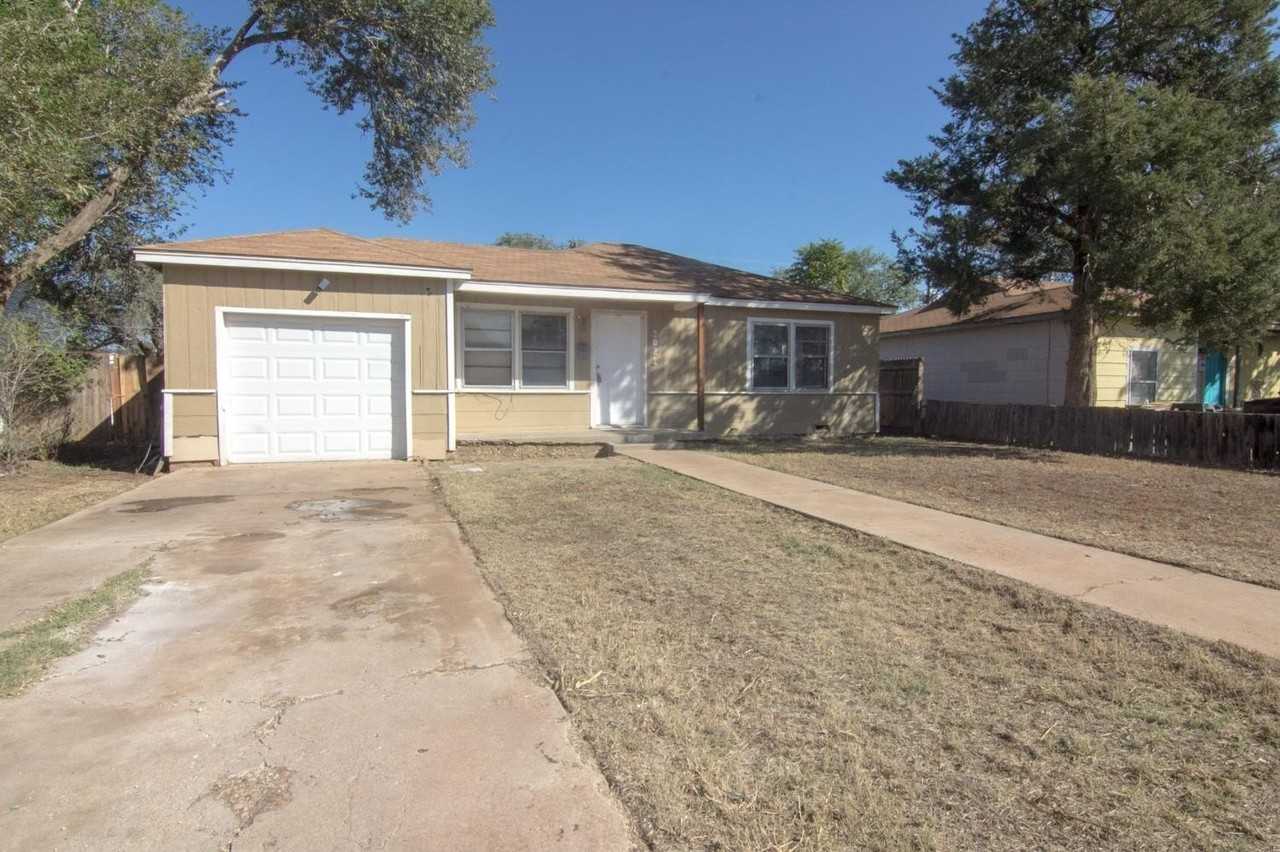 2022 65th St - Photo 2 of 11