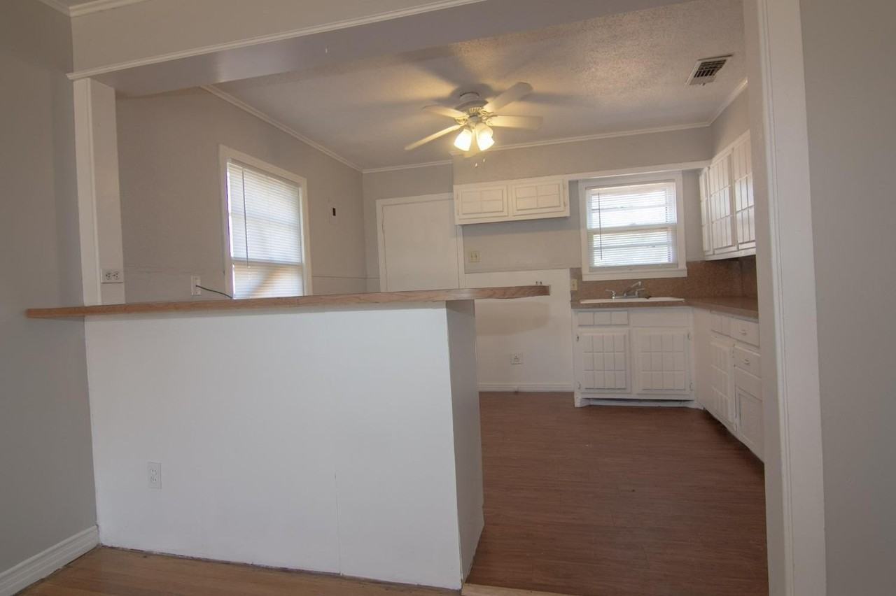 2022 65th St - Photo 6 of 11