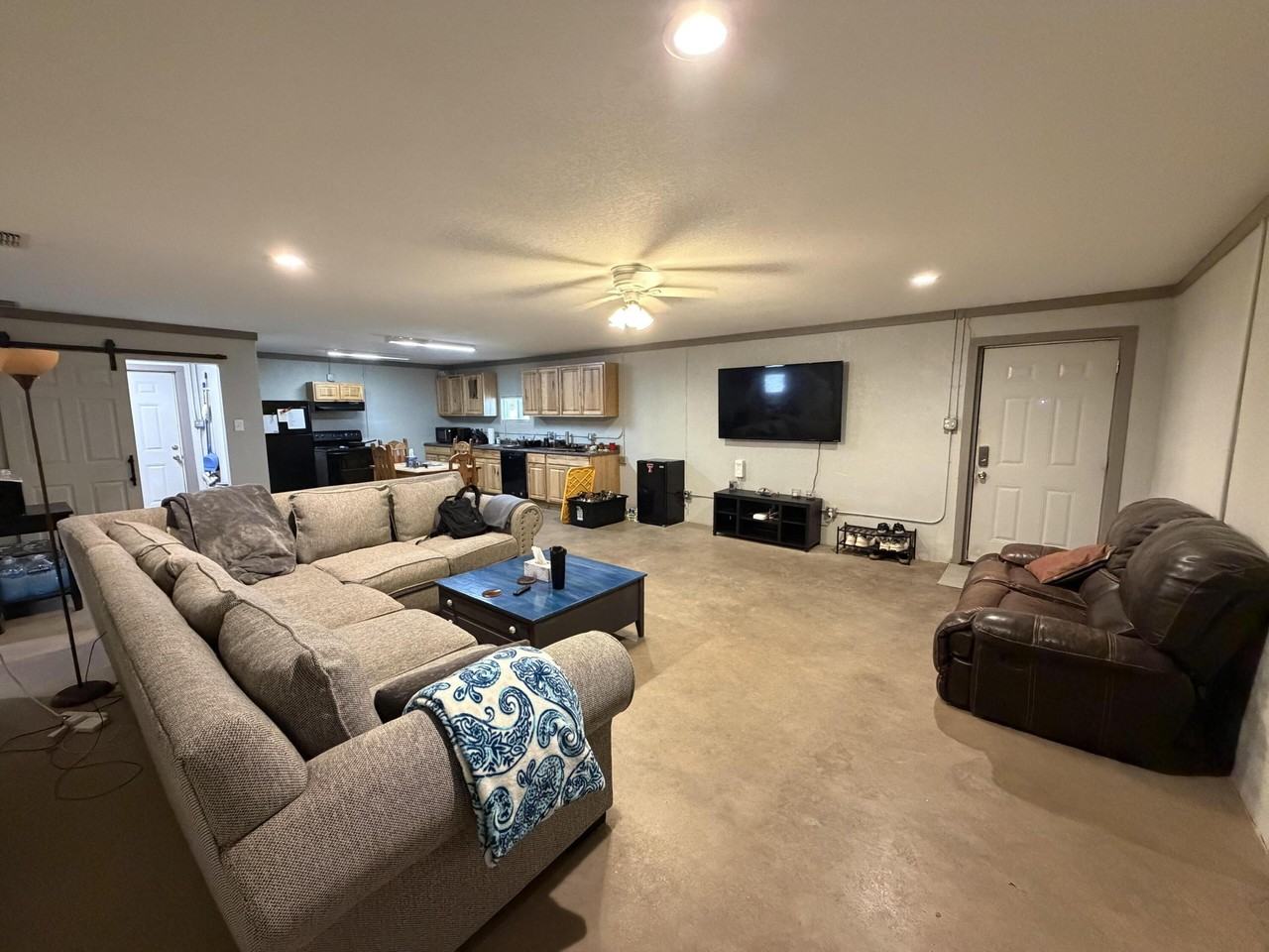 4411 32nd St - Photo 5 of 20