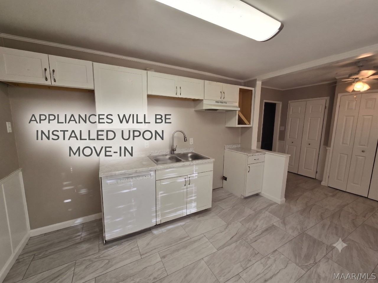 3540 Farwood Dr - Photo 4 of 17