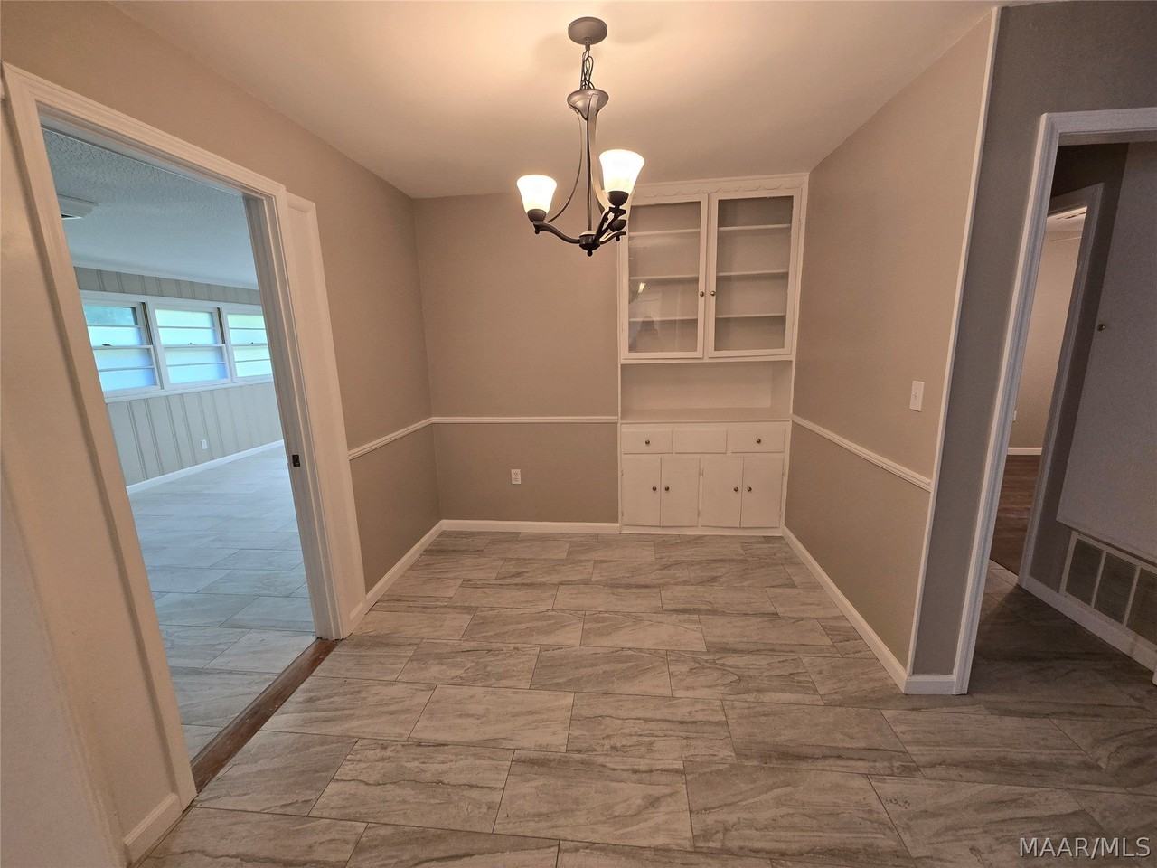 3540 Farwood Dr - Photo 6 of 17