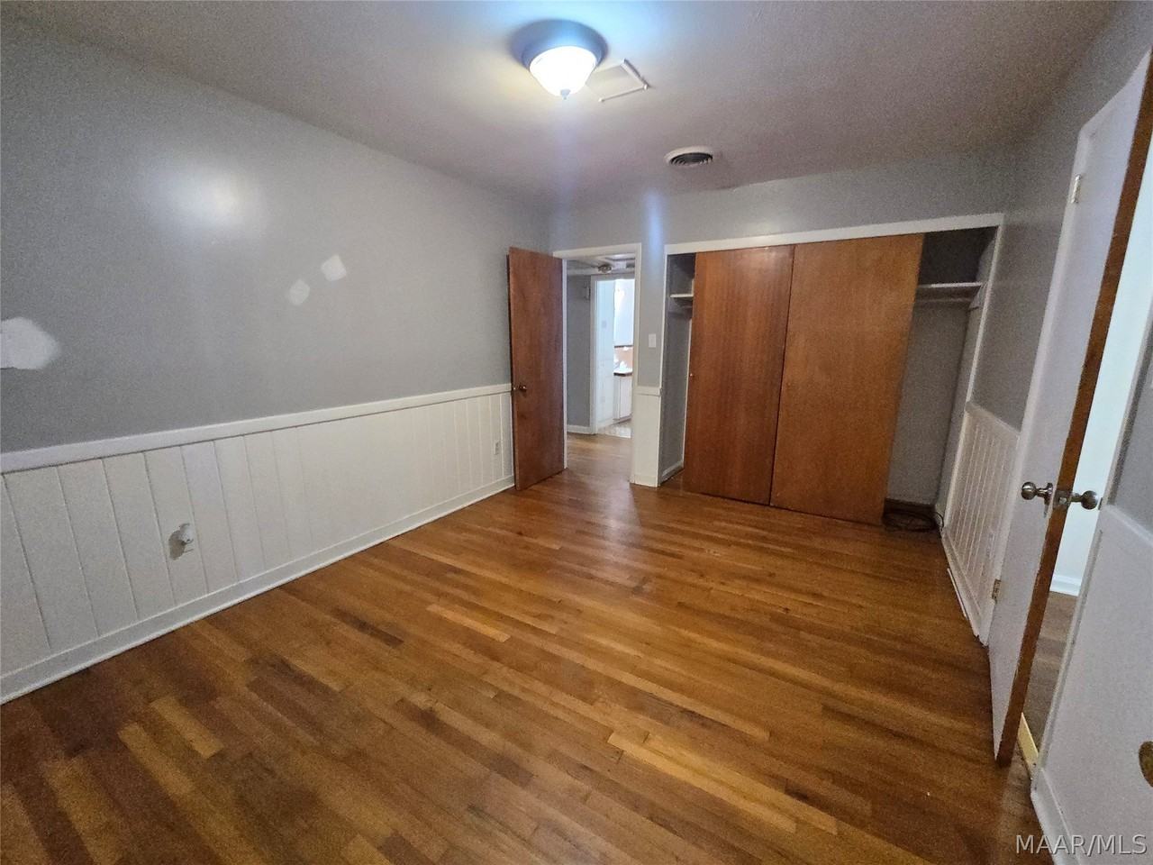 111 Easthaven Rd - Photo 5 of 23