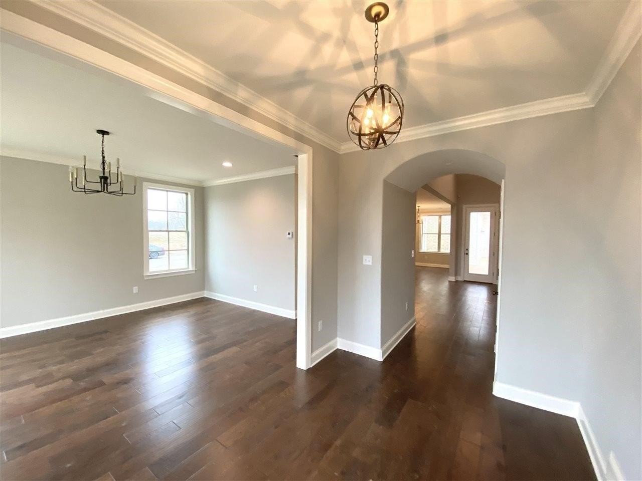 327 Belfair Cv - Photo 4 of 18