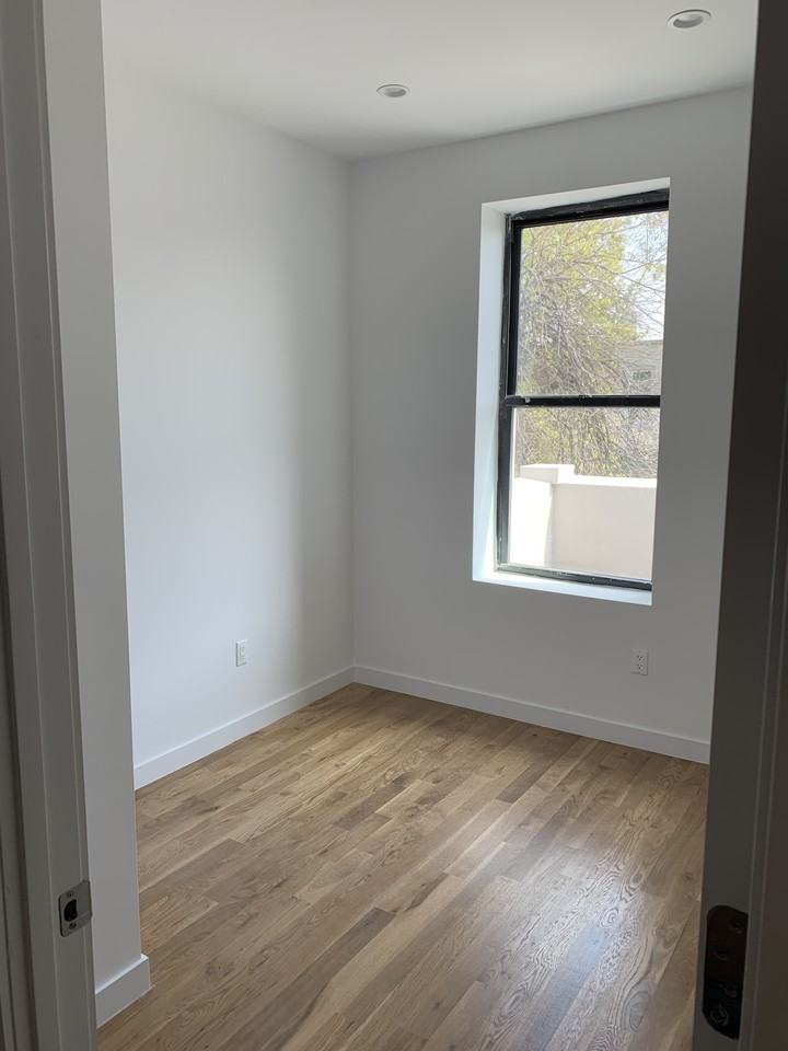 459 Shepherd Avenue #2 - Photo 6 of 10