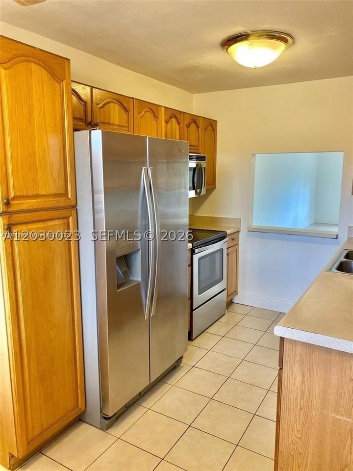 159 Lakeview Dr #204 - Photo 7 of 24