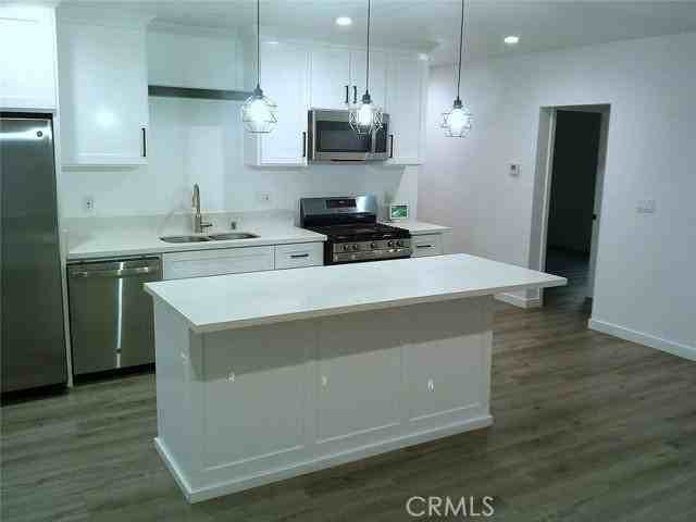 120 E 68th St - Photo 3 of 8