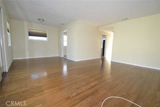 21510 Ellinwood Dr - Photo 3 of 8