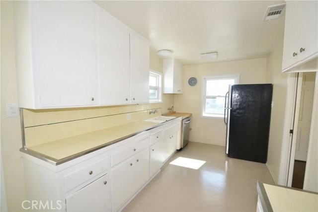 21510 Ellinwood Dr - Photo 6 of 8