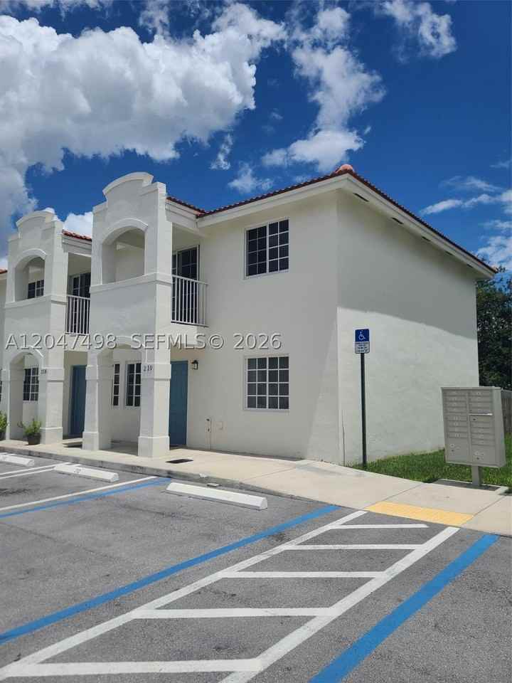 210 Sw 3rd Ct - Photo 2 of 18