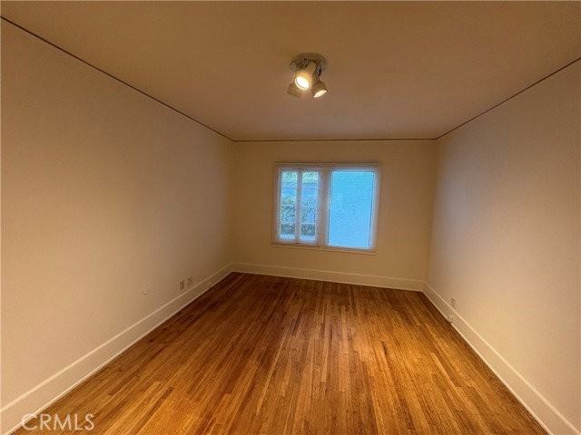 894 S Los Robles Ave - Photo 4 of 8