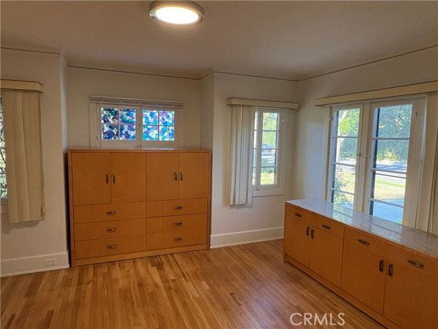 894 S Los Robles Ave - Photo 5 of 8