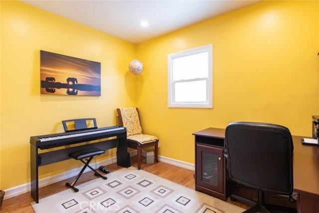 336 W Lexington Dr - Photo 3 of 8