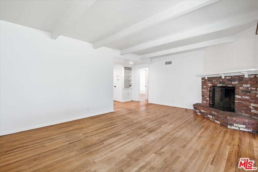 12818 Hatteras St - Photo 5 of 8