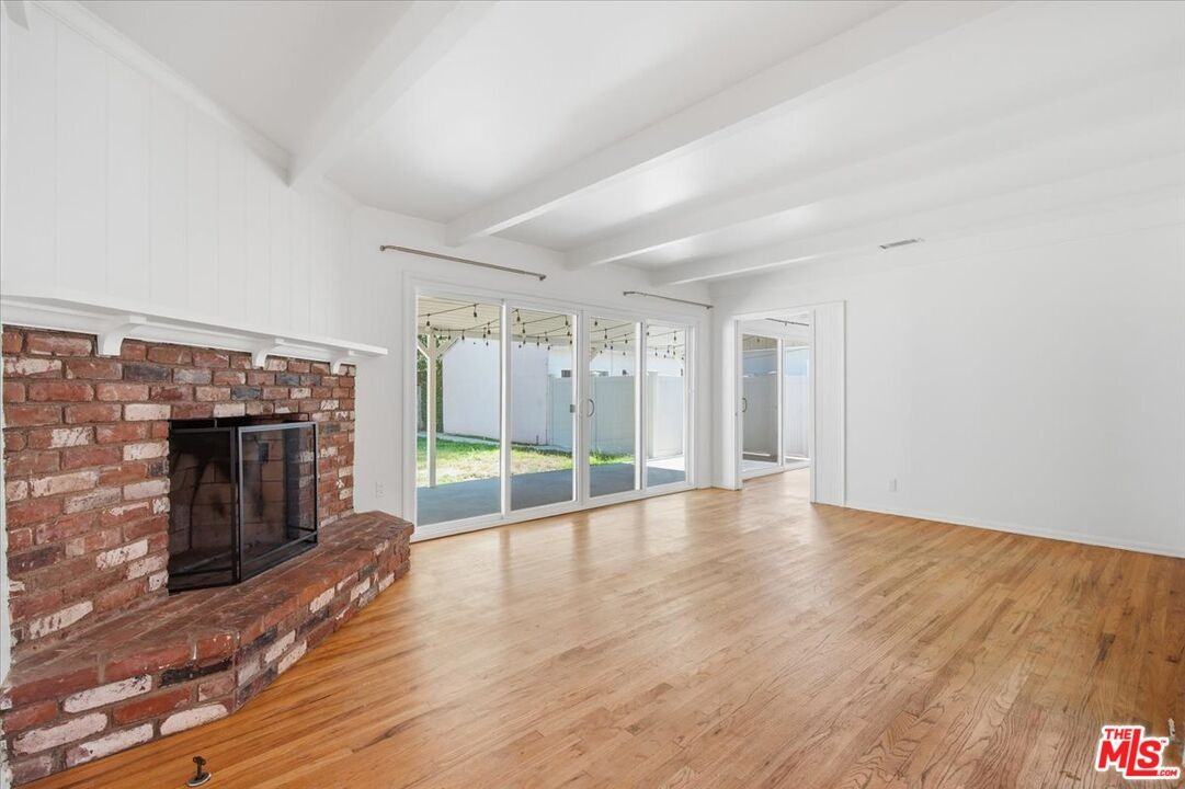 12818 Hatteras St - Photo 7 of 8