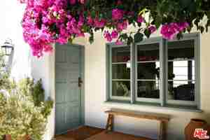 featured image of 3810 Dixie Canyon Ave