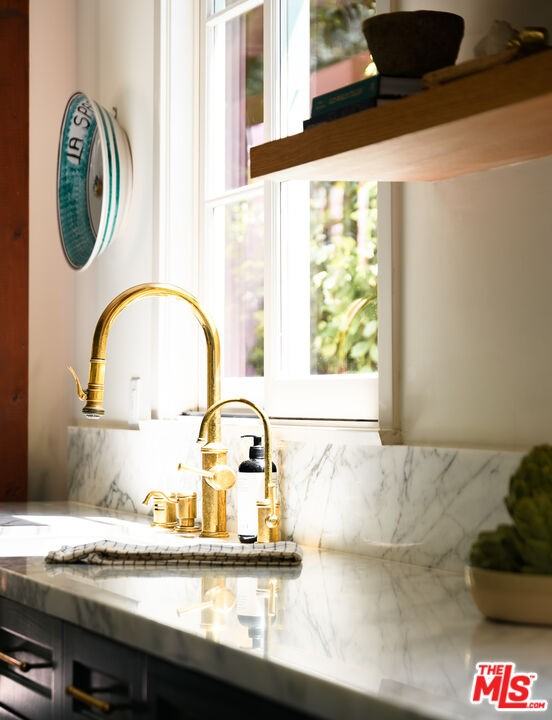 3810 Dixie Canyon Ave - Photo 3 of 8